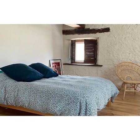 Chambre Triple Deluxe - Gite De La Louve Fougax-et-Barrineuf ภายนอก รูปภาพ